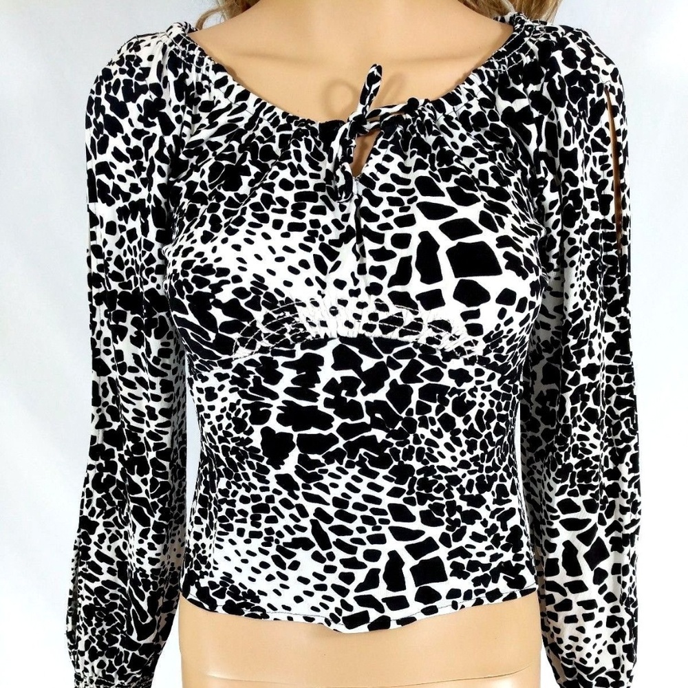 Albert Makali Medium Cold Shoulder Crop Top Long